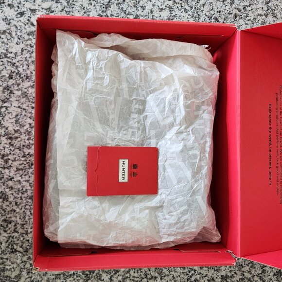 Hunter Women's Original Chelsea Rain Boots โ Timeless Black Style ๐ง๏ธ๐ค - Picture 13 of 14